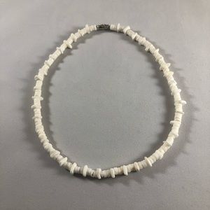Authentic Hawaiian 🌺 puka shell necklace (round)